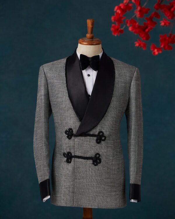 SUIT 016