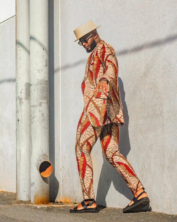 SUIT 002 - Image 2