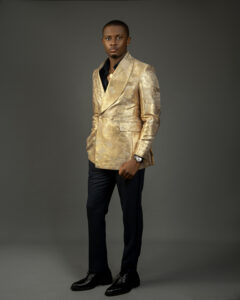 SUIT 304